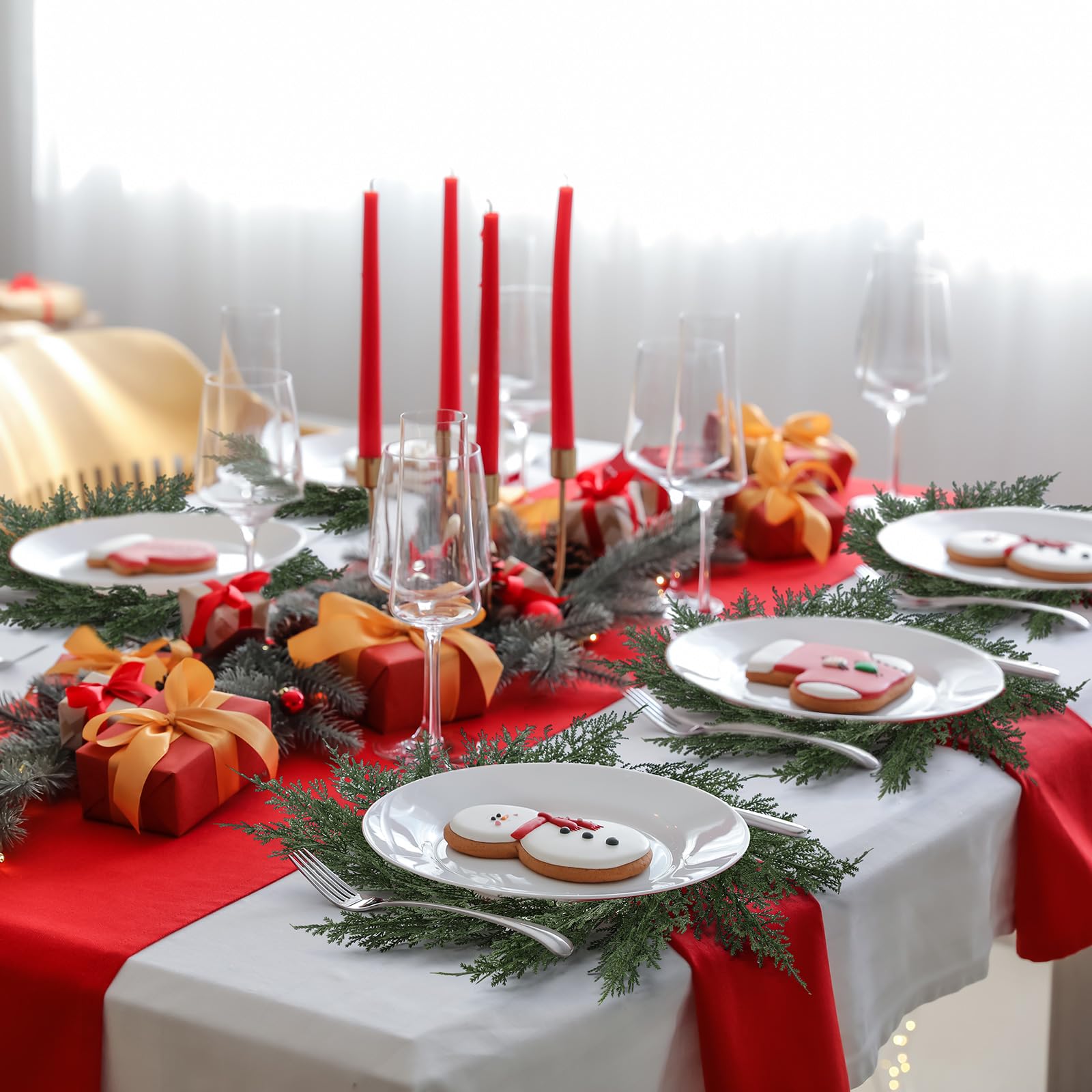 Gandeer Christmas placemats six-piece pack arranged for family dining ambiance.