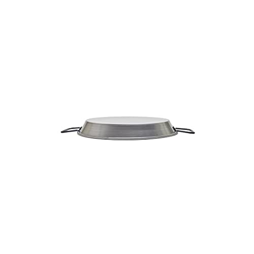Professional-grade Garcima pan supports busy kitchen use.