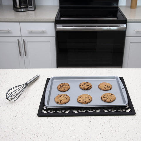 GASARÉ decorative counterpiece trivet stays on the counter when not in use