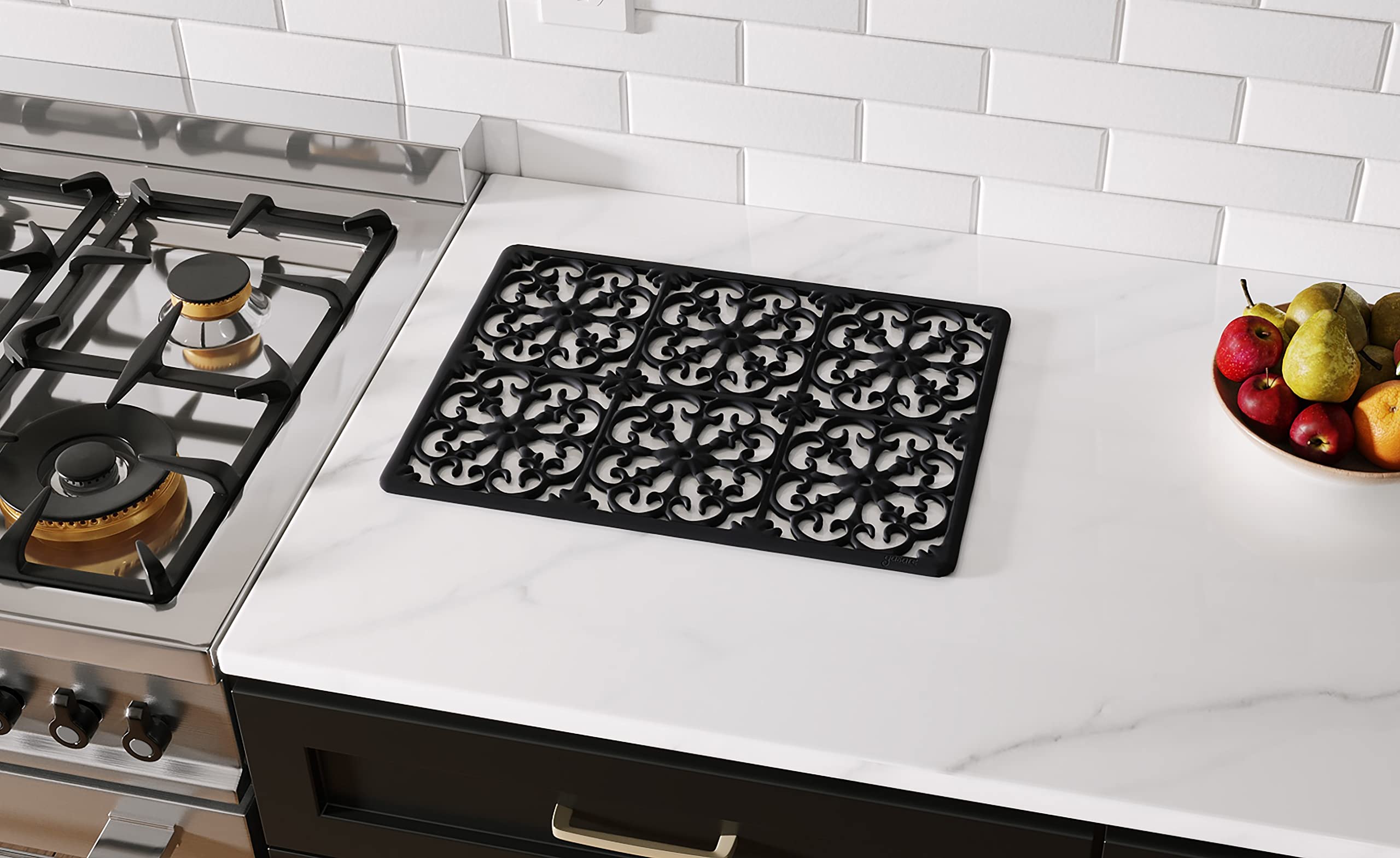 GASARÉ heat-resistant silicone trivet withstands up to 446°F for hot pans