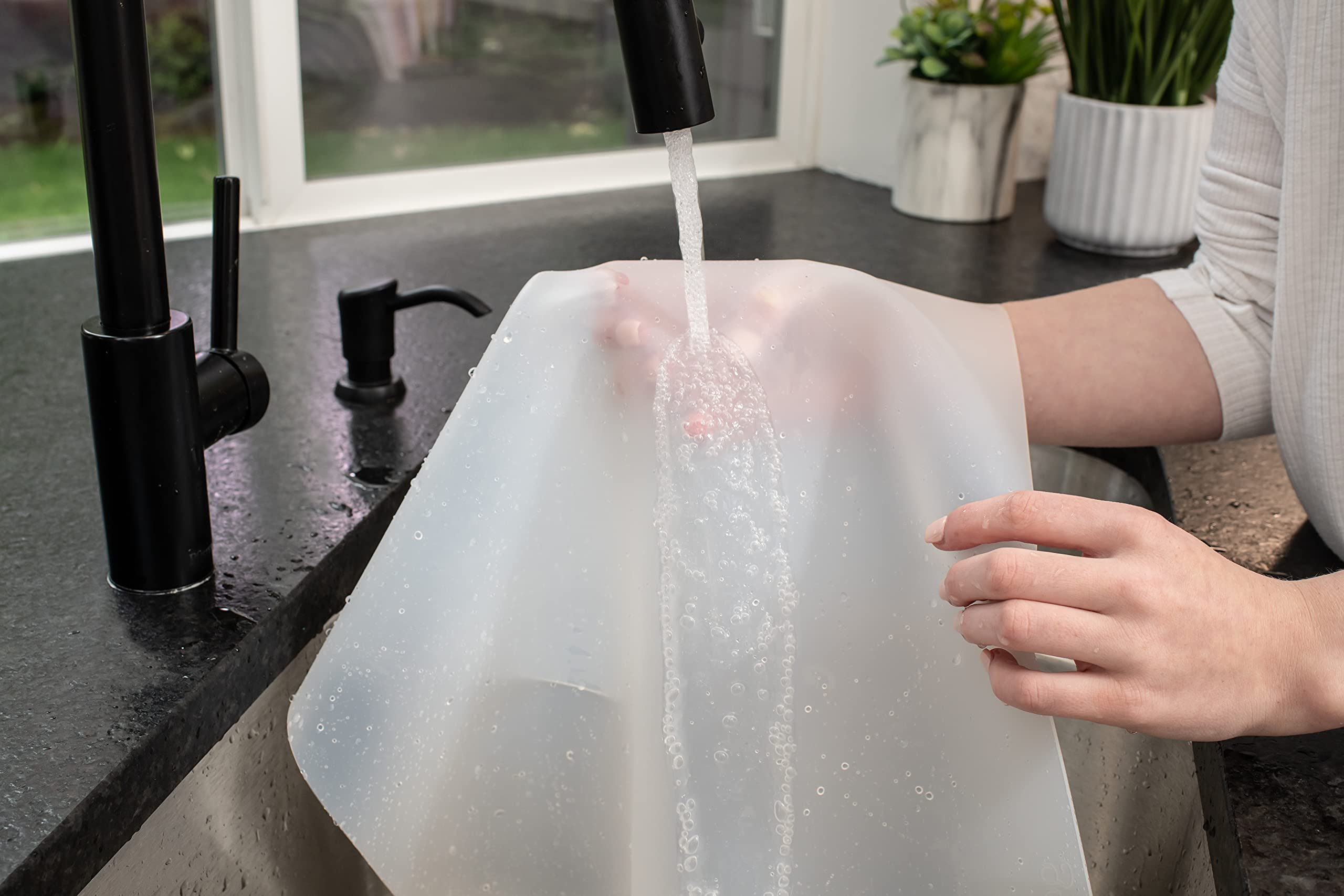Gasare mats arrive rolled to lie flat and prevent wrinkles.