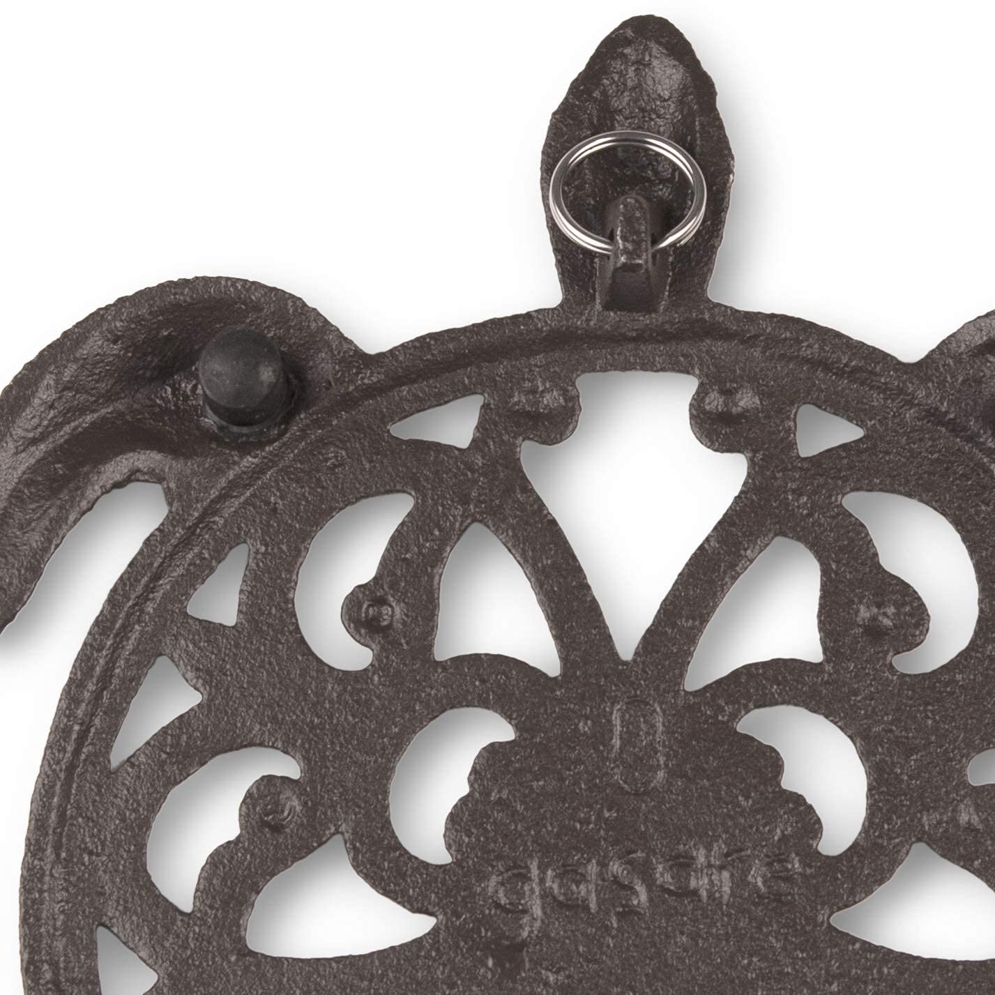 GASARÉ ring hanger enables wall storage and display.