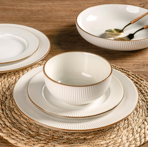 GBHOME appetizer plates with embossed edges, ideal for salads and appetizers.