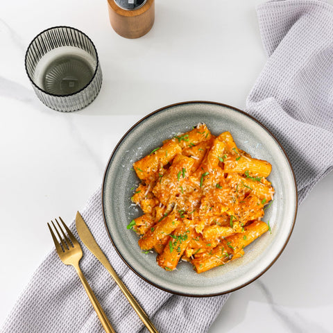 GBhome reactive green glaze bowl, microwave-safe stoneware for everyday meals.