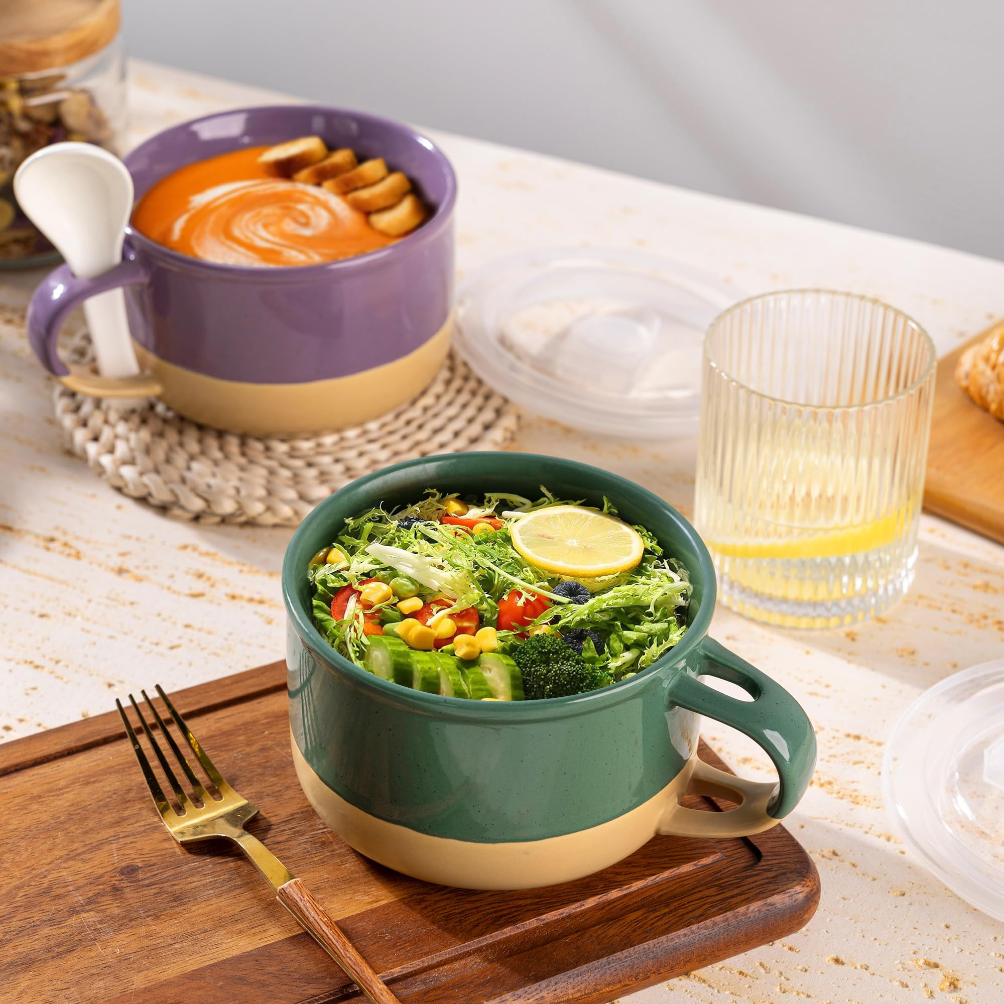 GBhome porcelain spoon included for convenient dining.