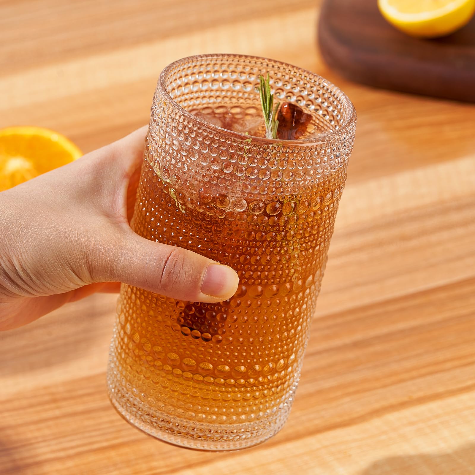 GDCCI open-shelf display-ready tumblers add a stylish focal point to any bar.