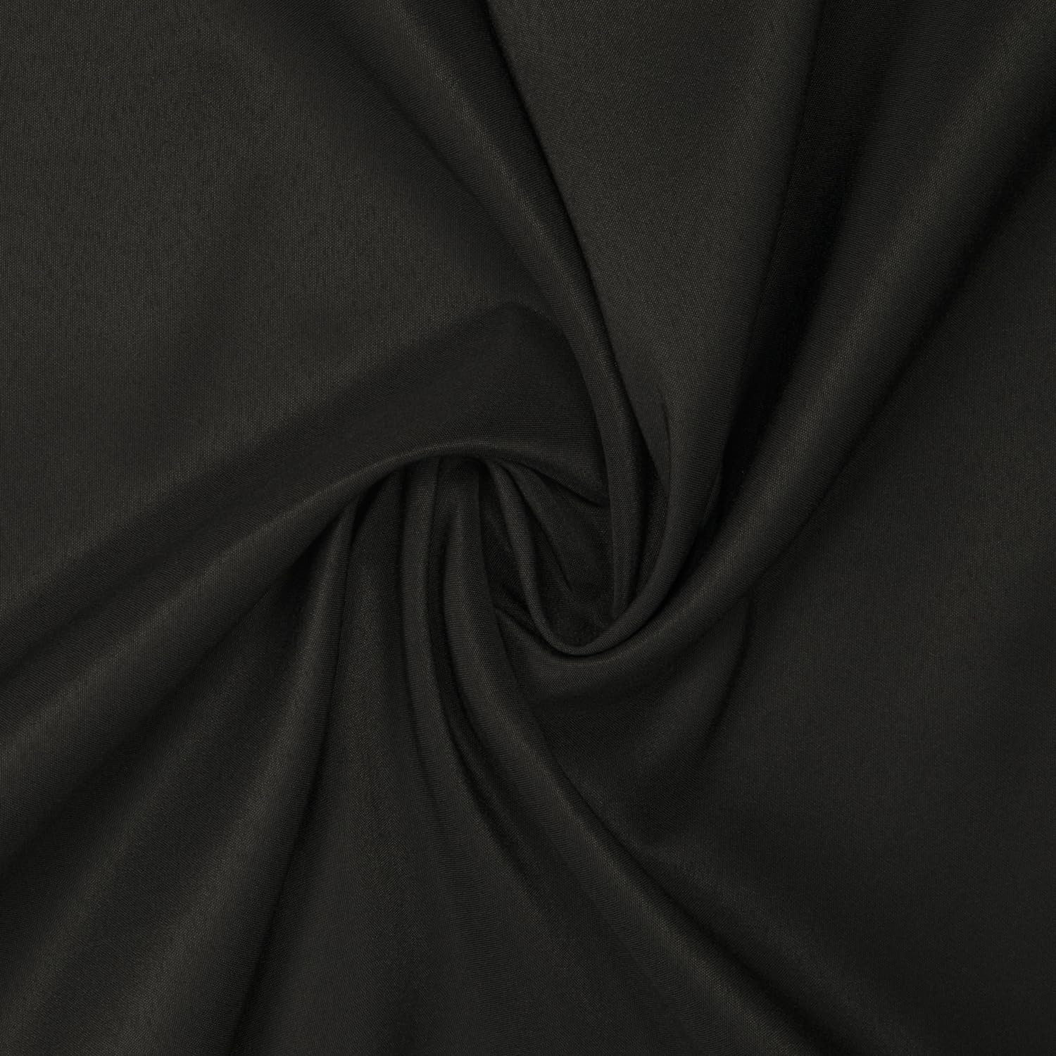 Gee Di Moda black tablecloth set for an elegant event setup