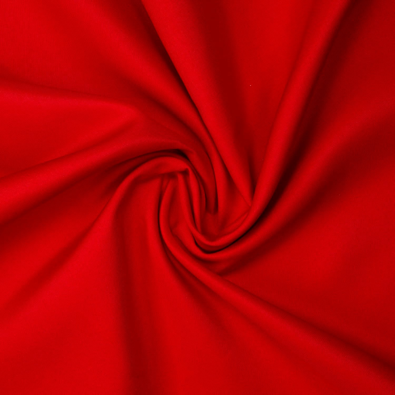 Gee Di Moda round tablecloth with 15-inch drop protecting surfaces.