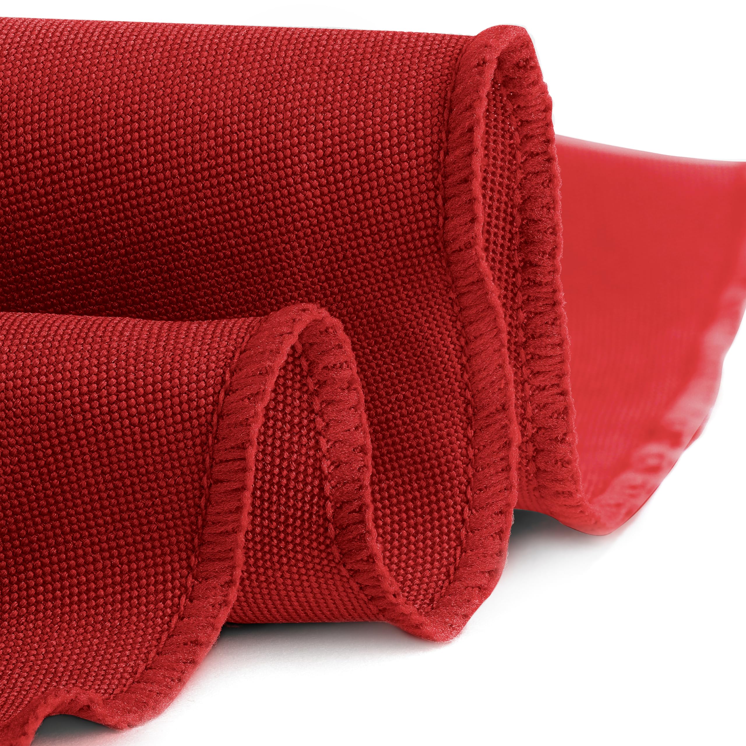Gee Di Moda round tablecloth in wrinkle-resistant polyester for easy care.