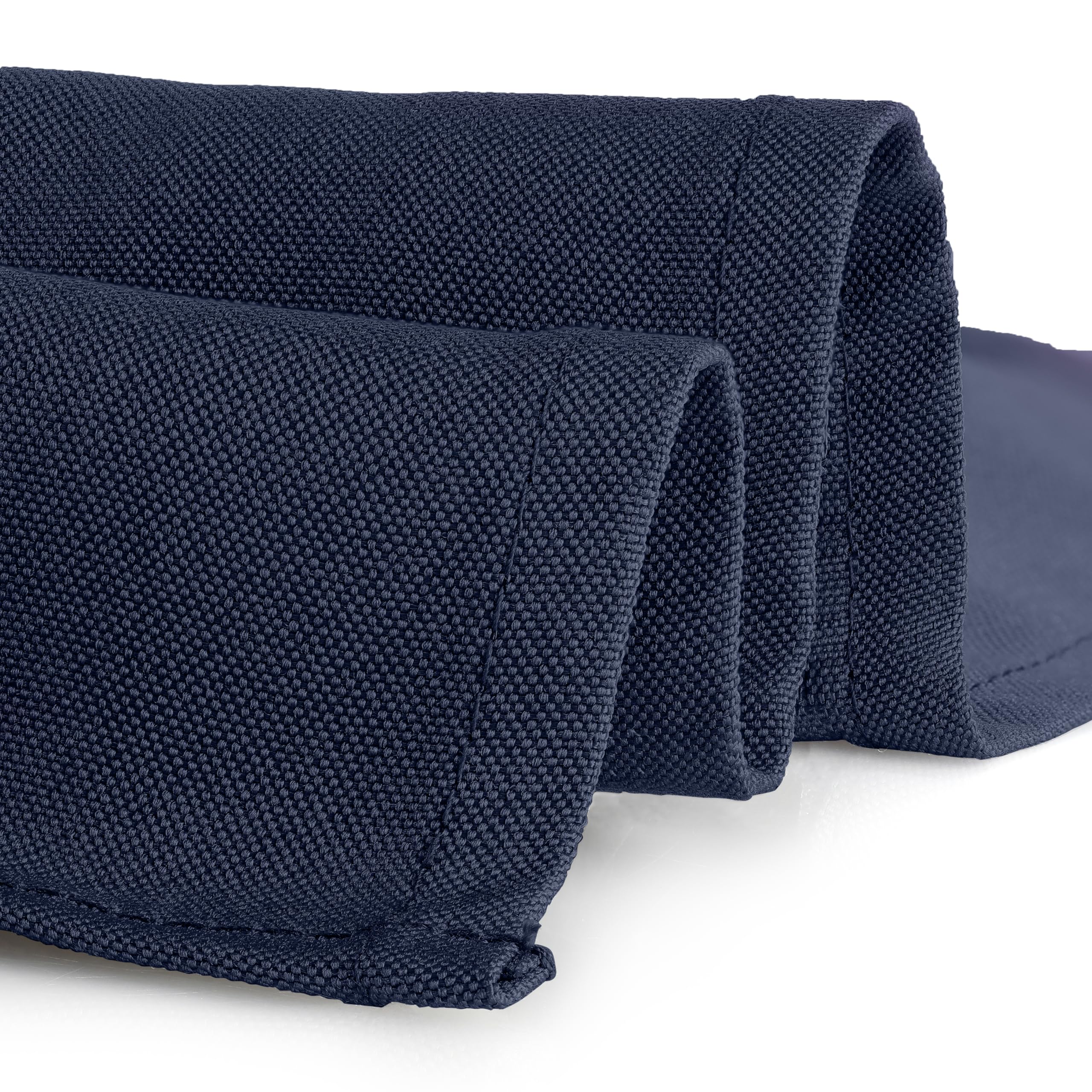Gee Di Moda seamless design delivers smooth drape for elegant settings.