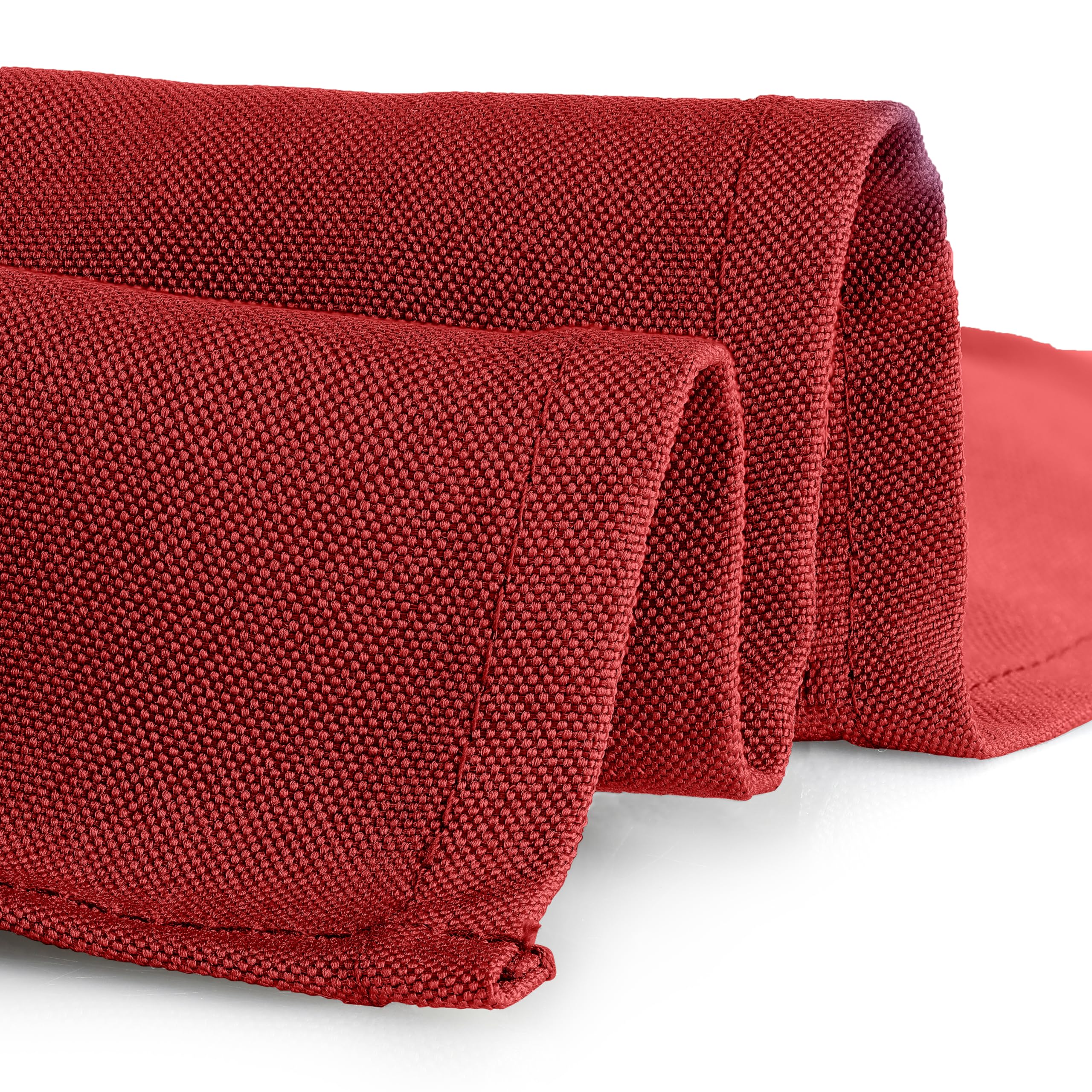 Gee Di Moda wrinkle-resistant polyester tablecloth demonstrates easy care ready for gatherings.