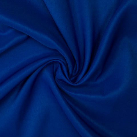 Gee Di Moda wrinkle-resistant fabric stays smooth through repeated washes.