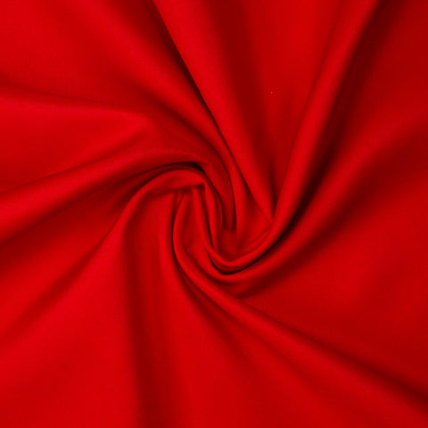 Gee Di Moda wrinkle-resistant fabric ideal for repeated use and easy upkeep.