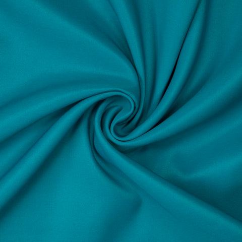 Gee Di Moda washable tablecloth stays vivid after multiple uses.