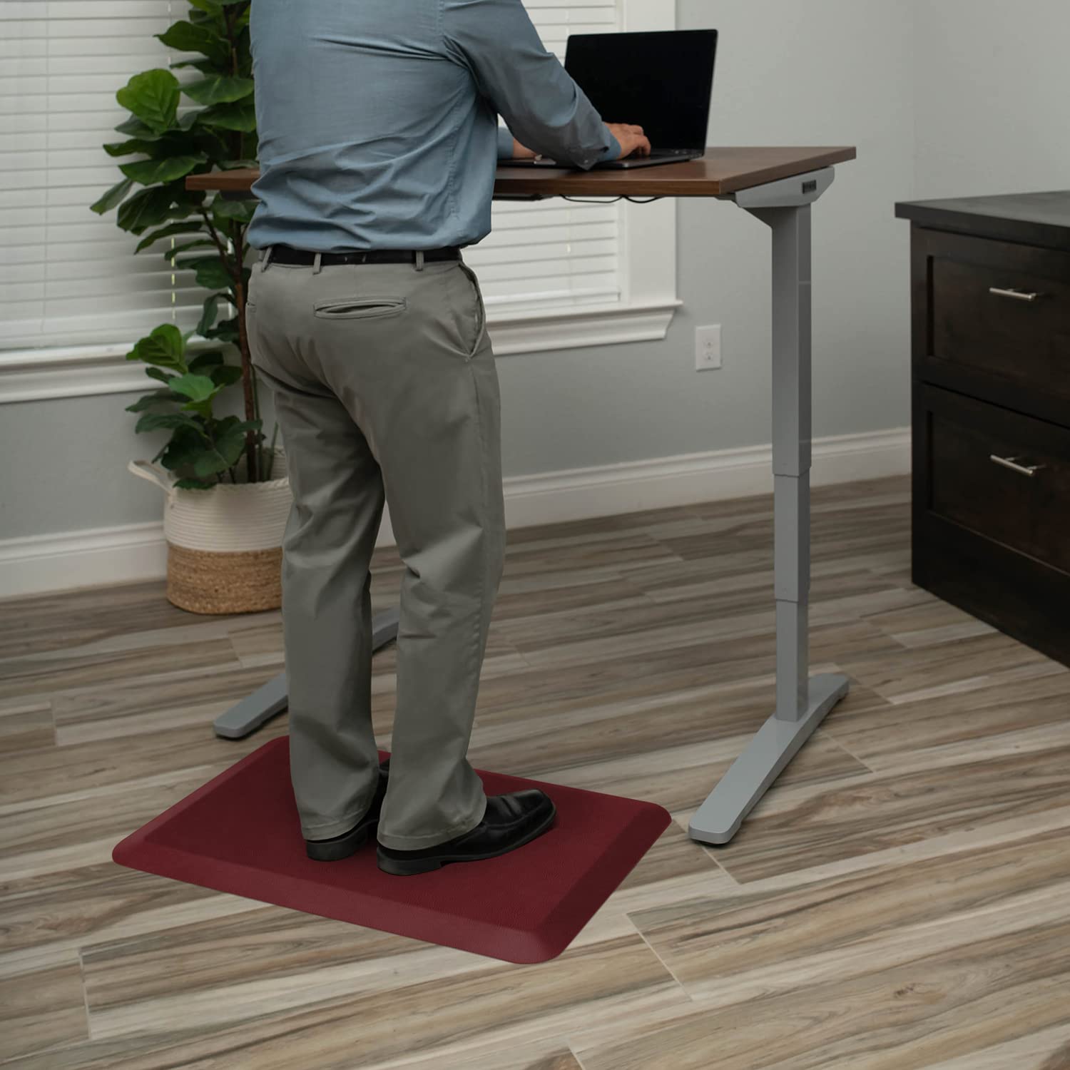 GelPro NewLife grass-cloth-pattern adds style to any kitchen or desk.