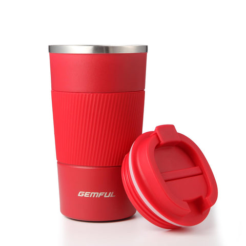 GEMFUL Travel mug with insulated lid keeps beverages warm on the go.