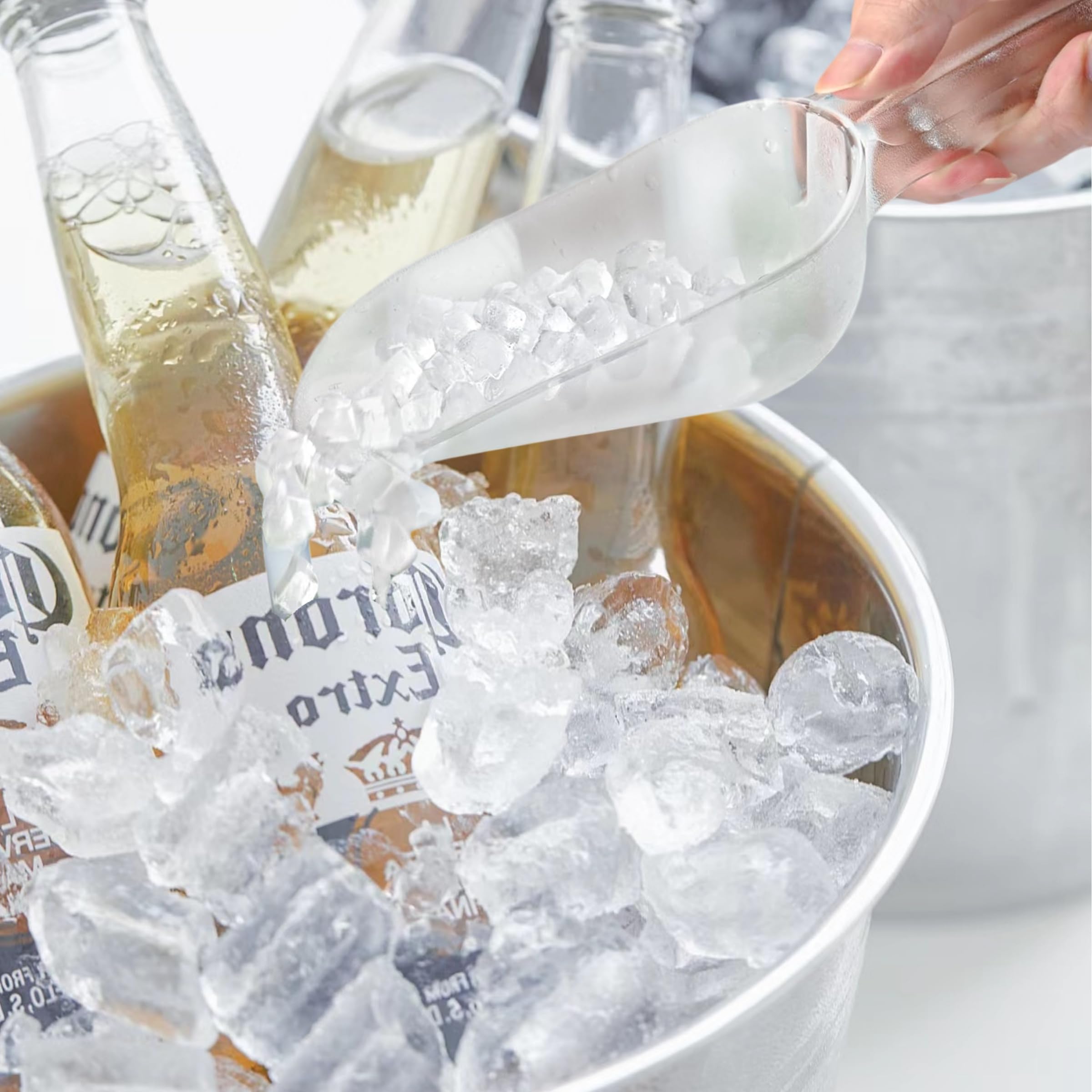 Generic ice scoop hanging groove enables tidy storage and quick reach.