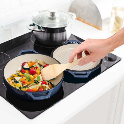 Gennua Dishwasher-safe cast iron saves time on maintenance.