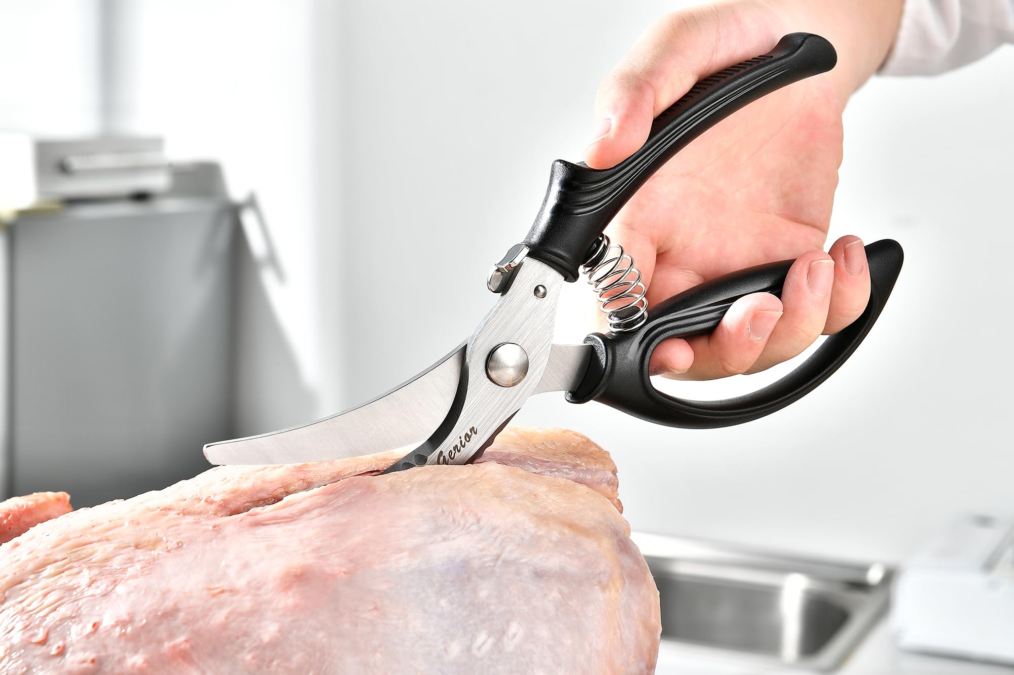 Gerior heavy-duty poultry shears locking mechanism shown for safe storage