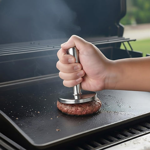 Gerior one-piece construction prevents trapped food and water for easier cleaning.