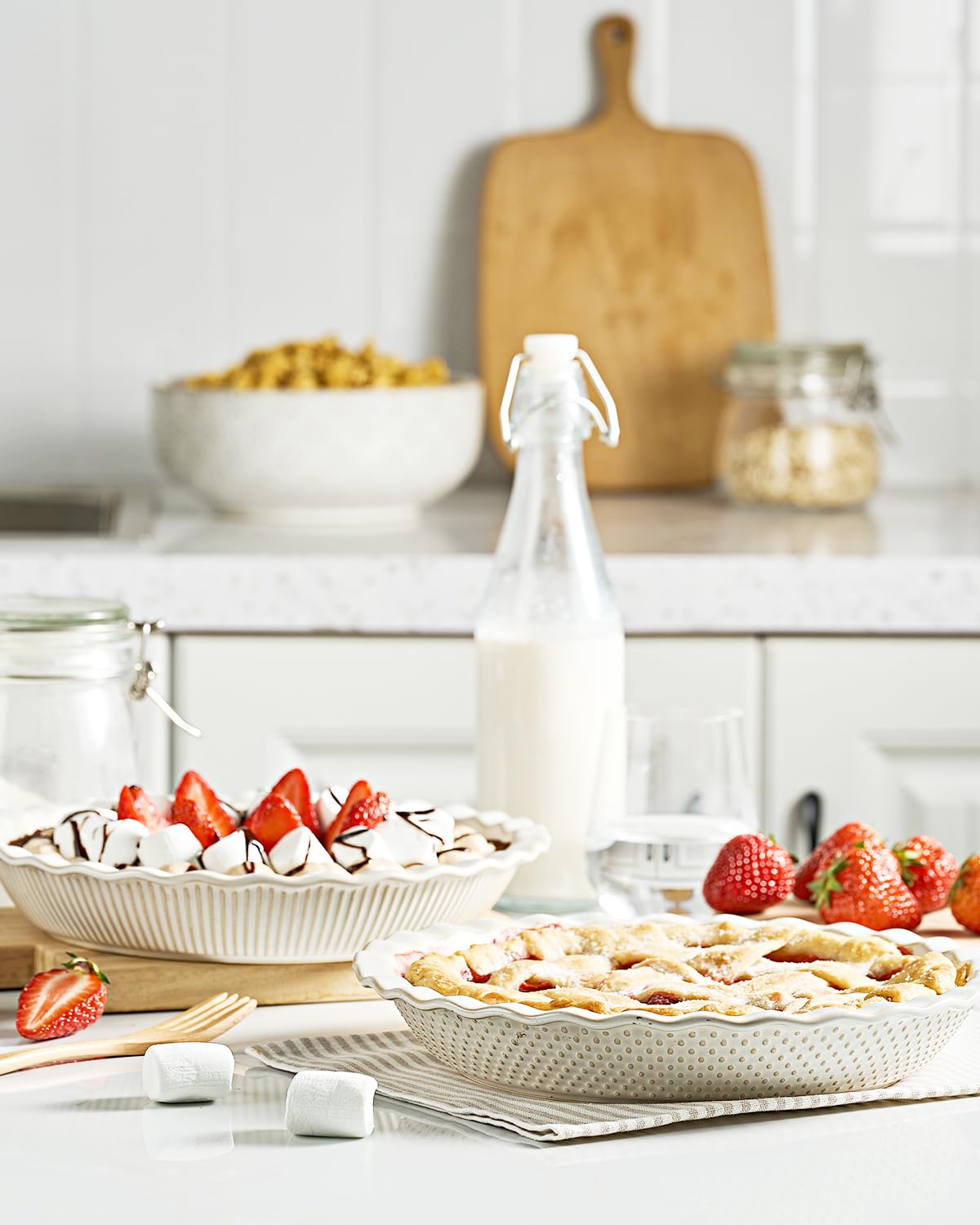 getstar deep-dish pie pan perfect for quiches and hearty fillings.