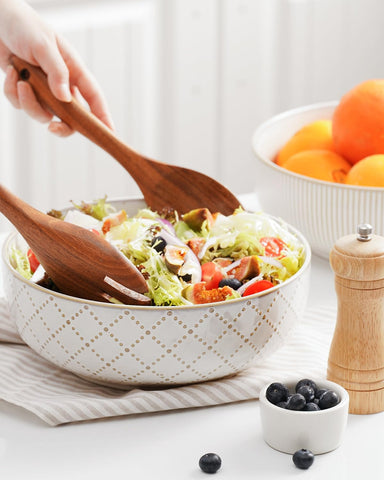 Getstar bowls are dishwasher safe, simplifying cleanup after meals.