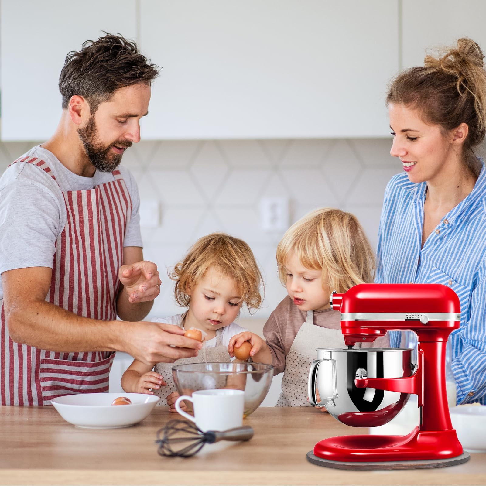 GIASSVIO kitchen aesthetic adds warm natural touch.