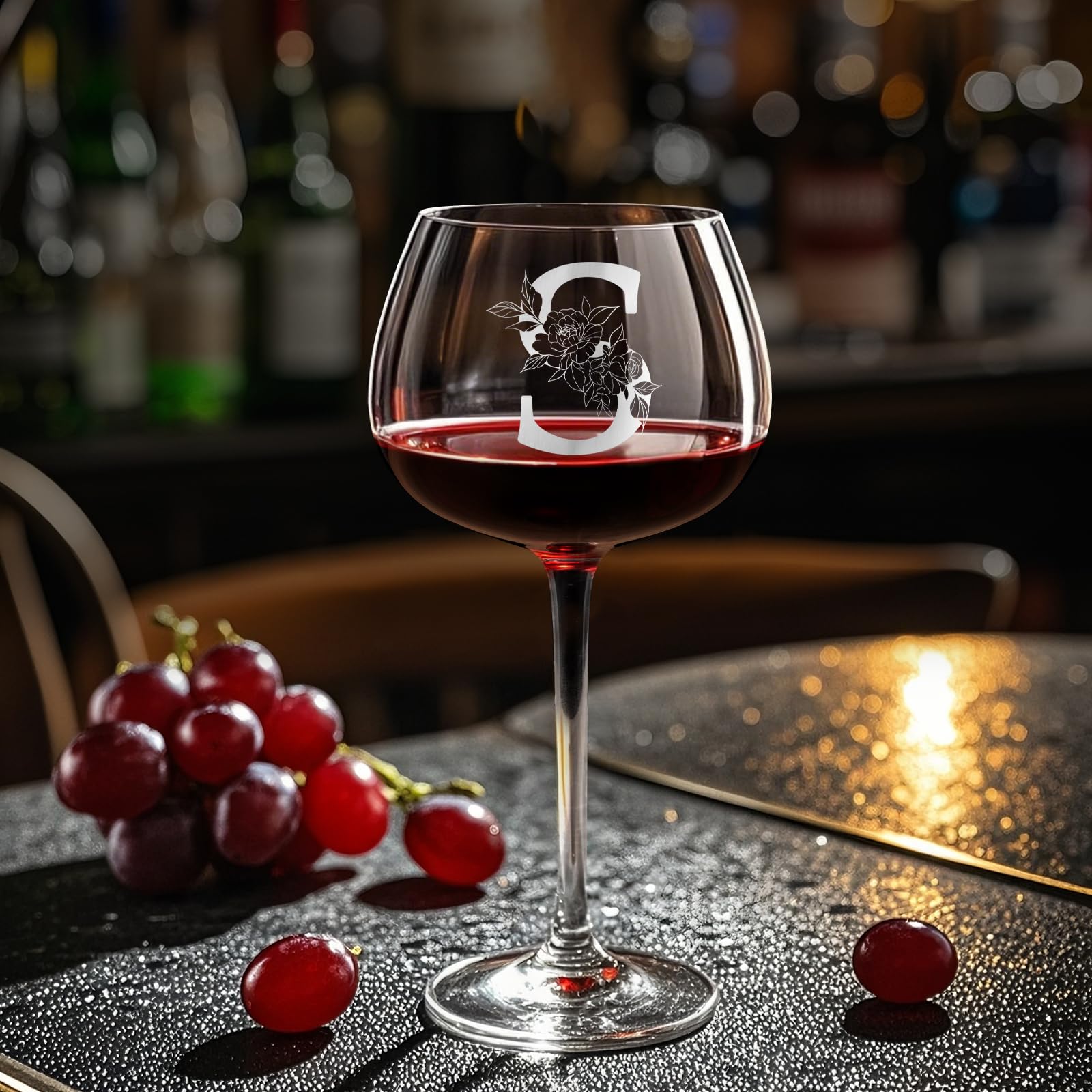 GiftPioneers scratch-resistant and fade-resistant finish keeps the glass looking new.
