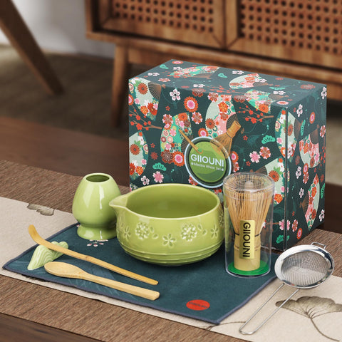 Giiouni gift box packaging makes an elegant Christmas present for tea lovers.