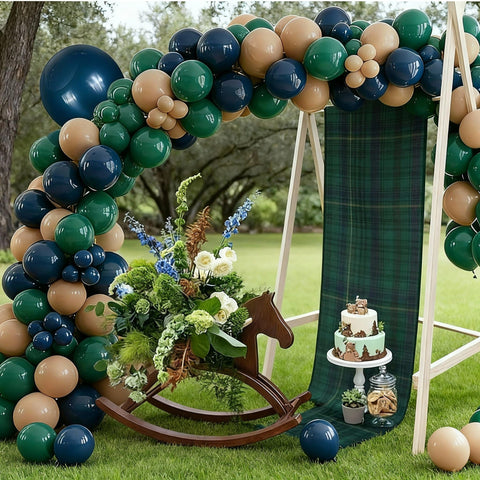 Gilprop Christmas dining table decor with blue-green tartan plaid