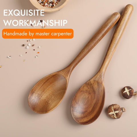 GinSent acacia spoon stirring hot soup with steady control