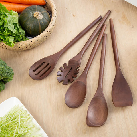 GinSent artisan walnut finish adds decorative warmth to meals.