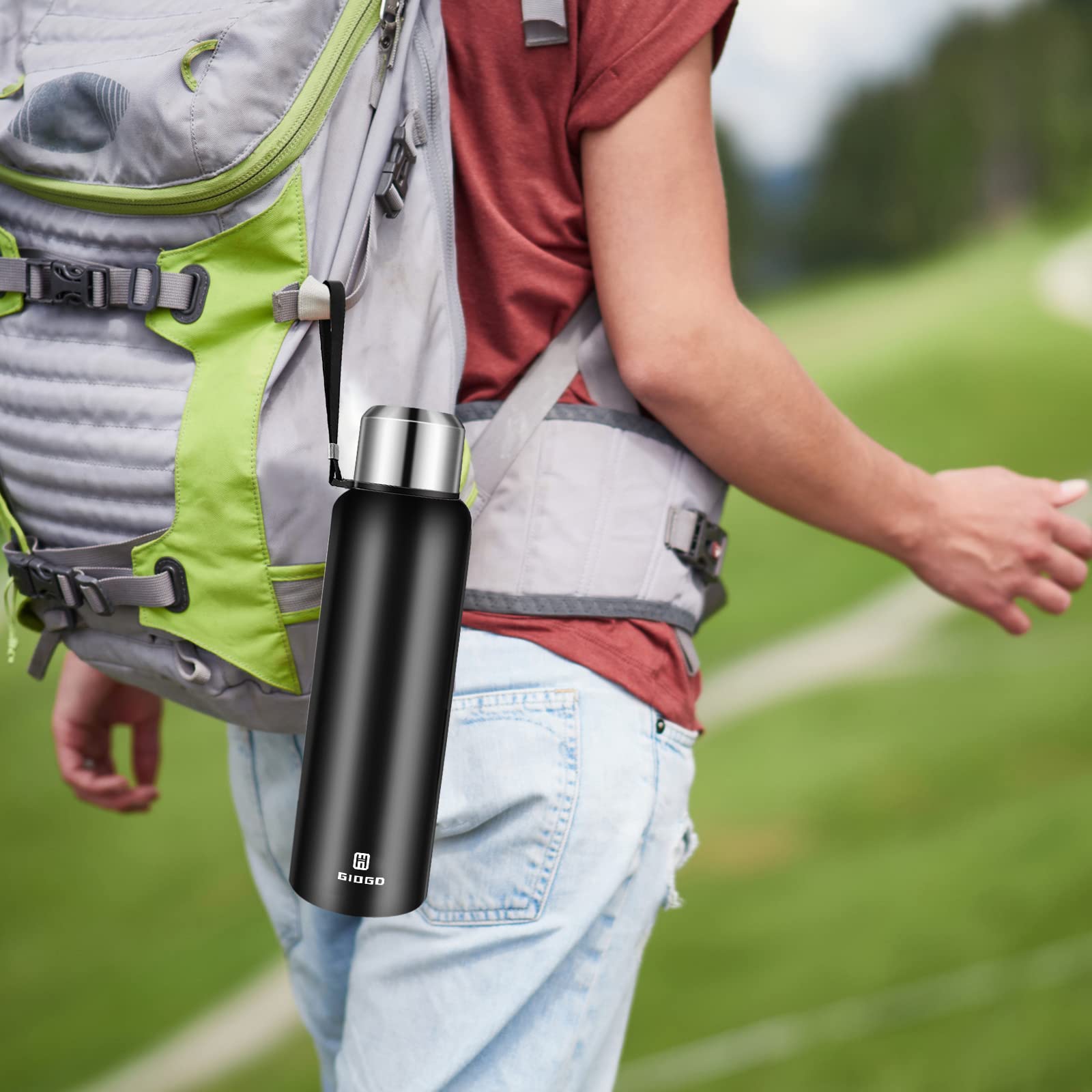 Gift-ready packaging with GIOGD insulated bottle, ideal birthday or holiday present.