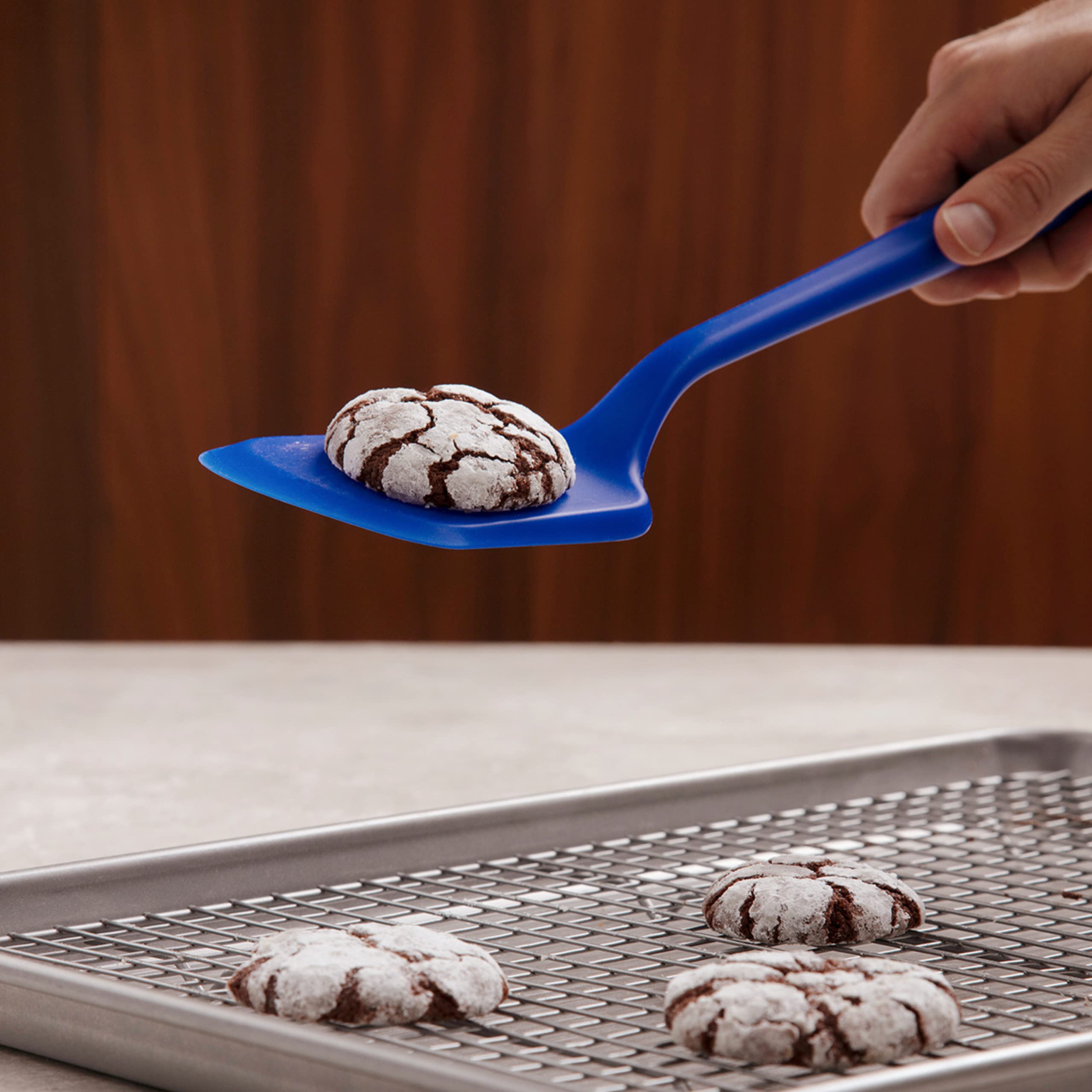 GIR 13-inch spatula ideal-for-pancakes-eggs and delicate pastries for versatile cooking.