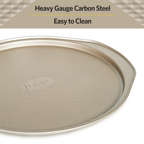 Glad pan demonstrates oven safety up to 460°F for crisp results.