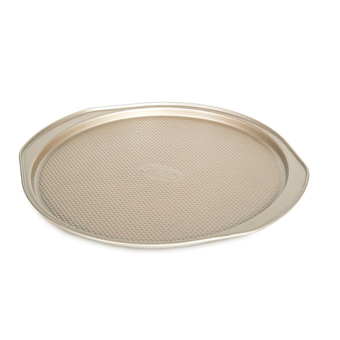 Glad nonstick pizza pan cleans quickly with minimal residue and simple release.