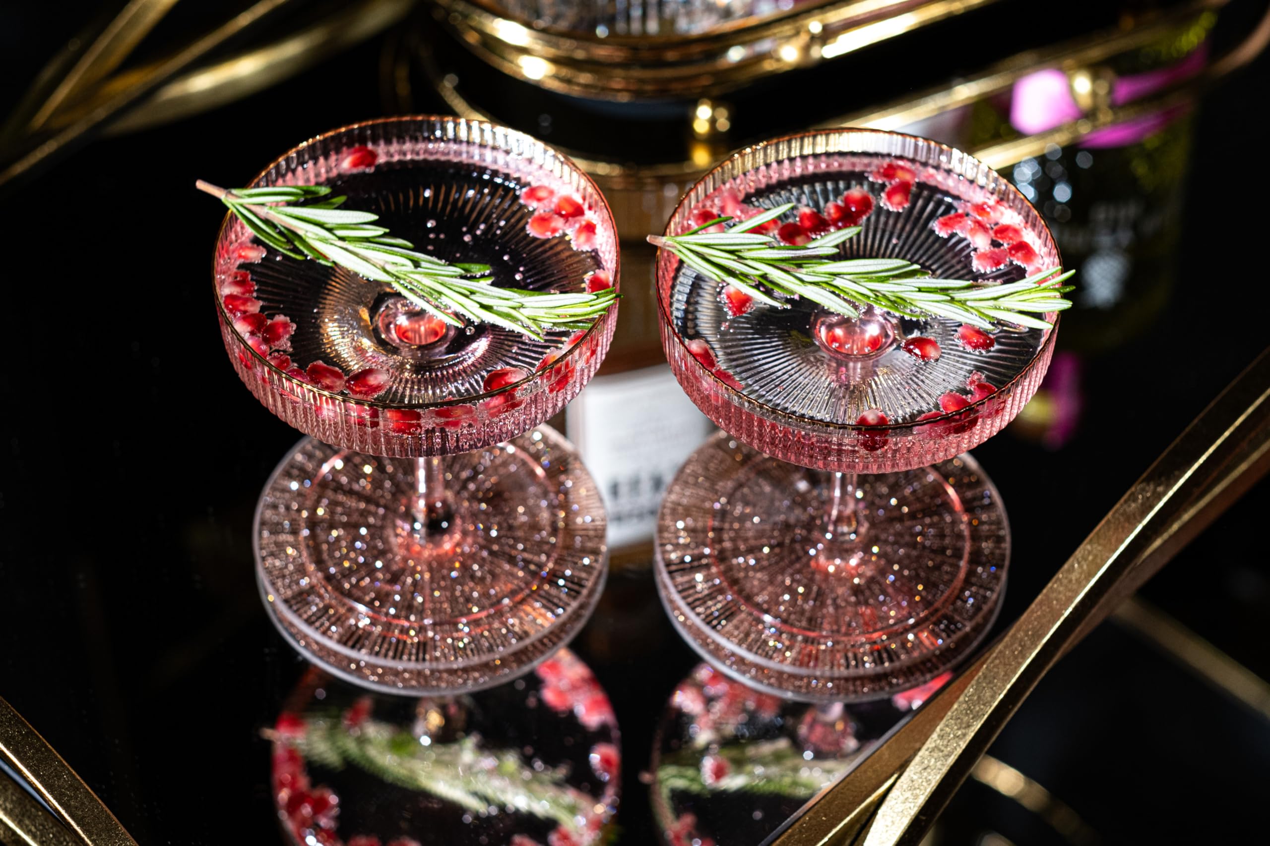 GLASSIQUE CADEAU storage box protecting the glass set