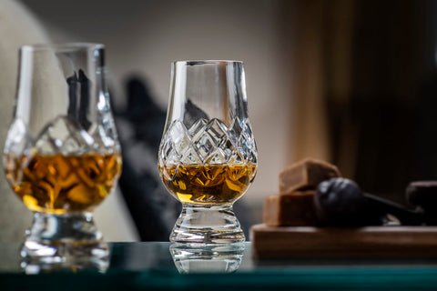 GLENCAIRN cut glass lead-free crystal, dishwasher safe for convenient cleaning.