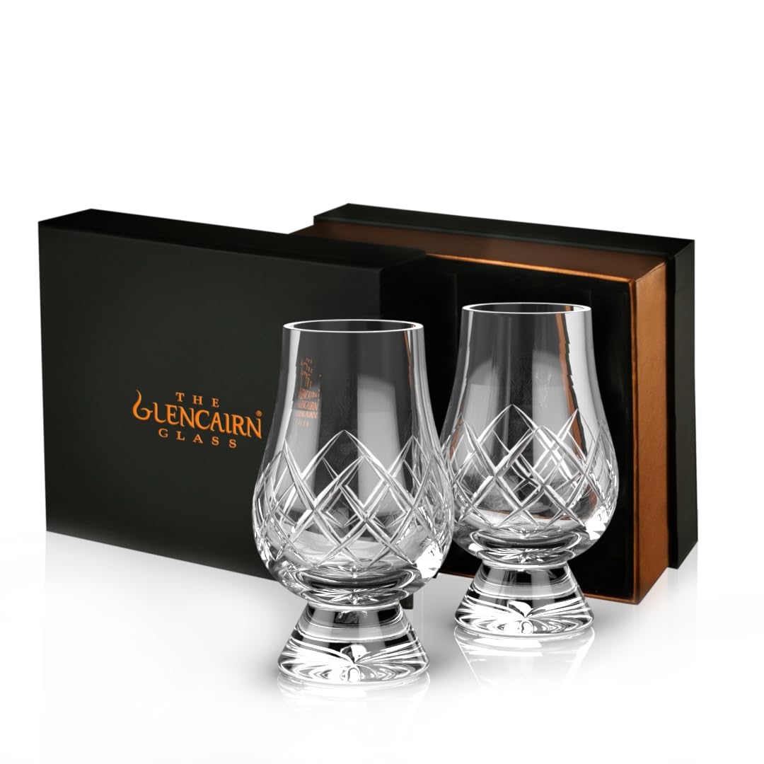 GLENCAIRN Cut Glass mouth-blown detailing highlights precision for refined whisky tastings.