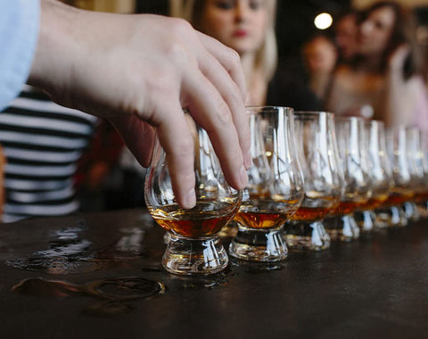 GLENCAIRN glass solid base and ergonomic hand-fit during tasting