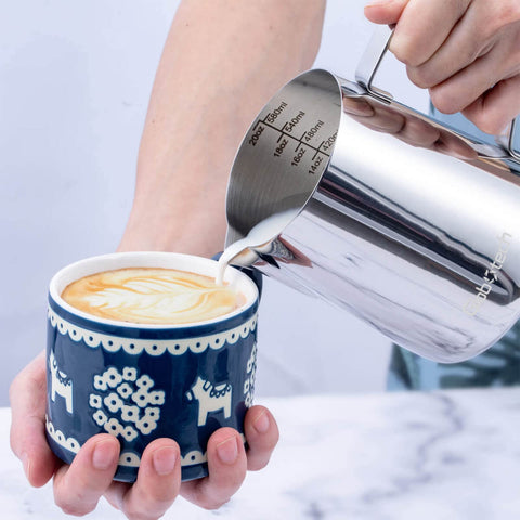 Globotech cup shows internal measurement marks for accurate beverage prep