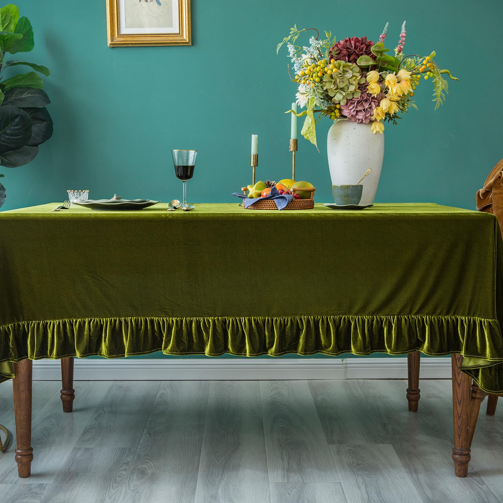 GLORY SEASON velvet tablecloth on dining table setup creates refined dining scene