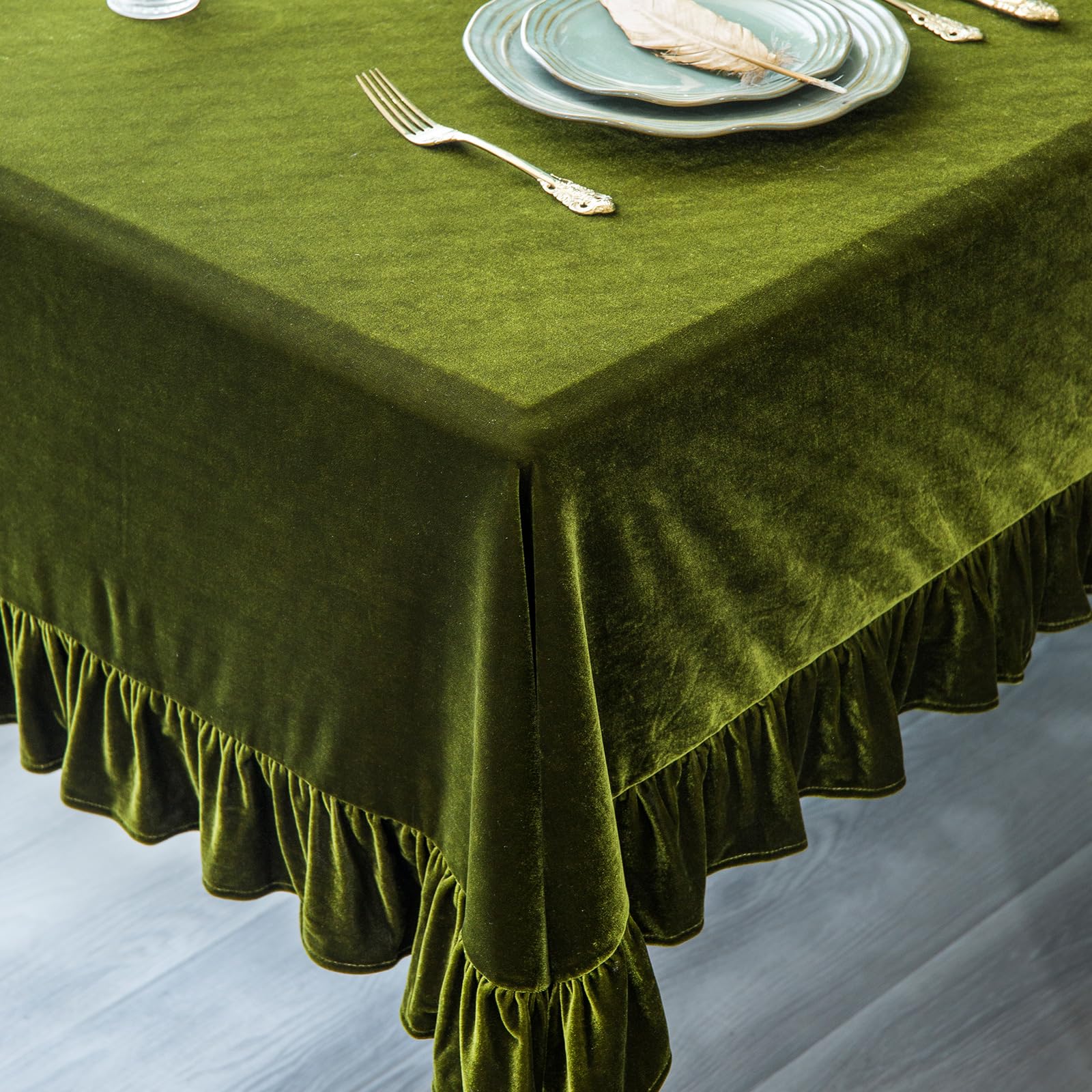 GLORY SEASON velvet tablecloth features durable stitching for lasting use