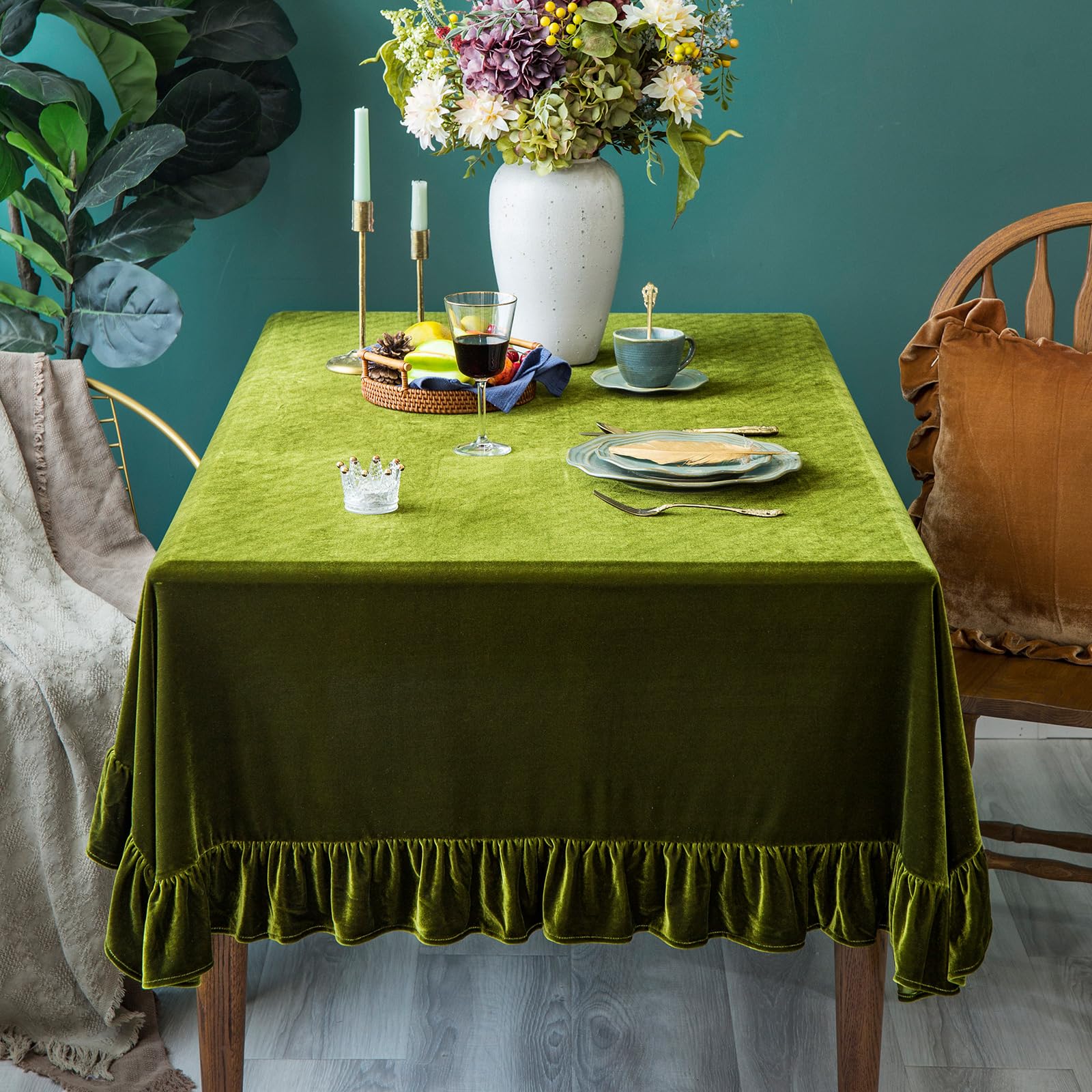 GLORY SEASON velvet tablecloth under warm light shows color shift and depth