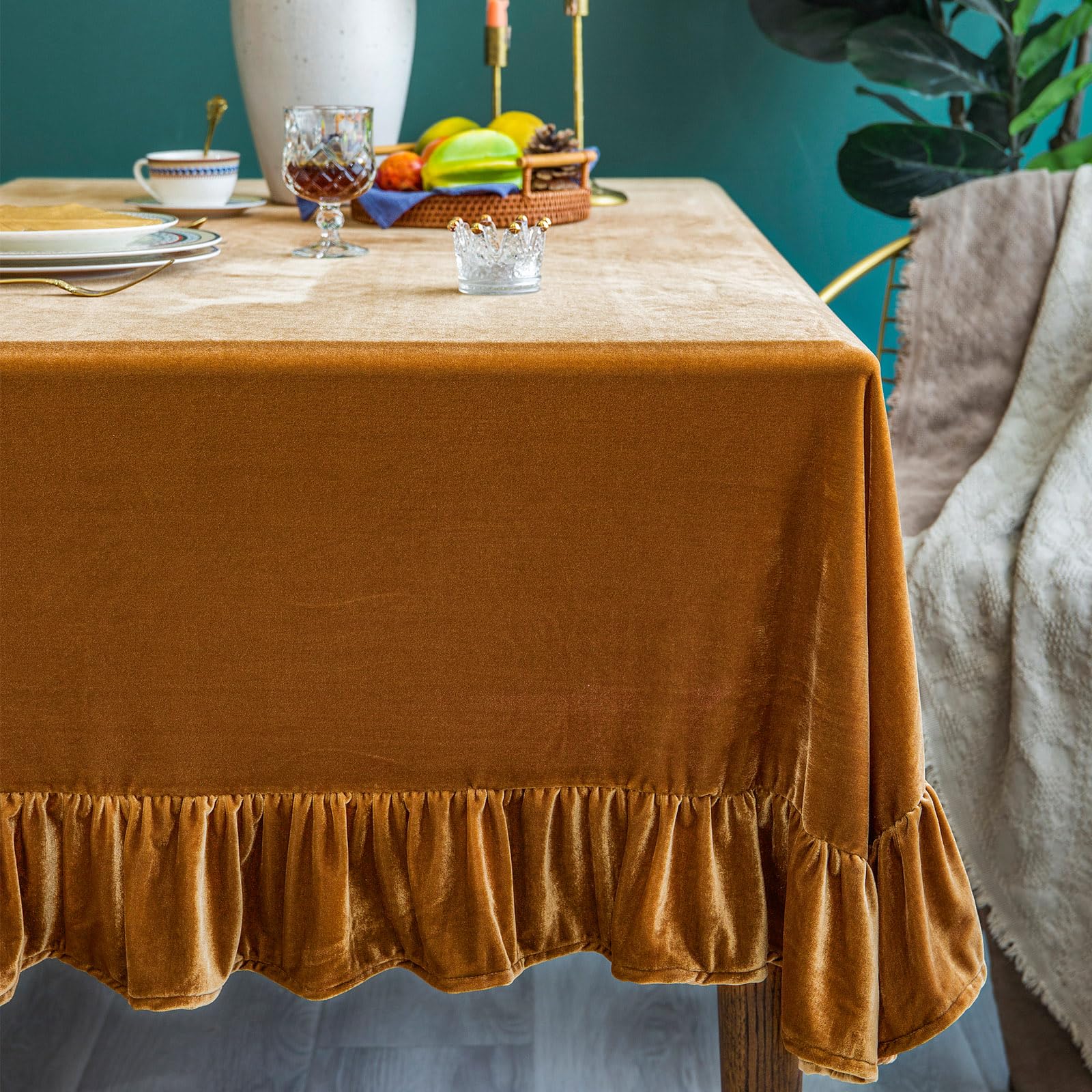 GLORY SEASON velvet tablecloth in dining setup, showcasing elegant solid color and luxury