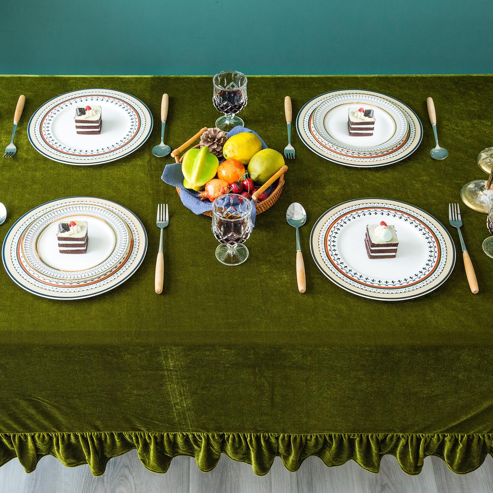 GLORY SEASON velvet tablecloth for weddings with sophisticated ambiance and smooth texture