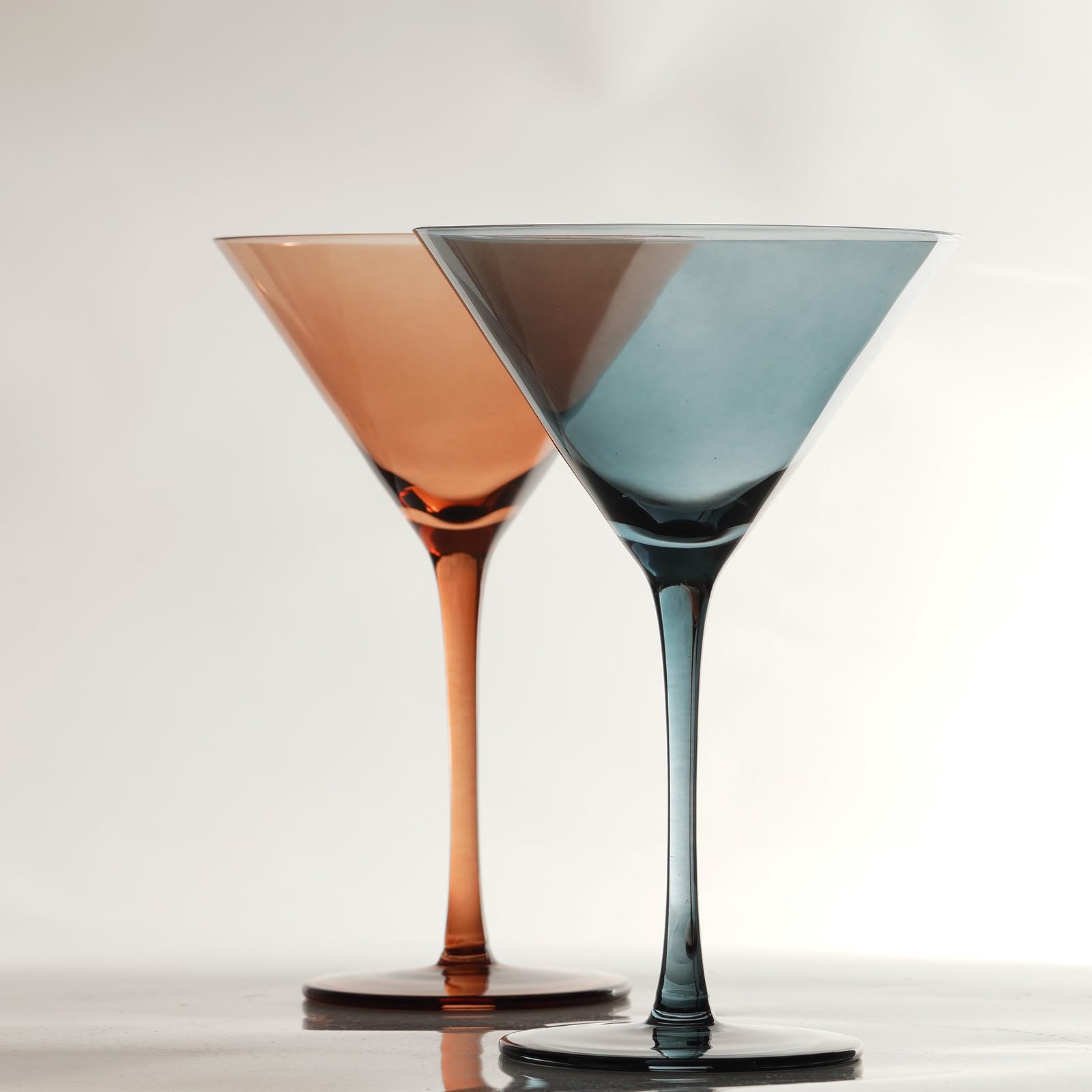 Gnimihz gift-ready martini glasses set in a decorative box