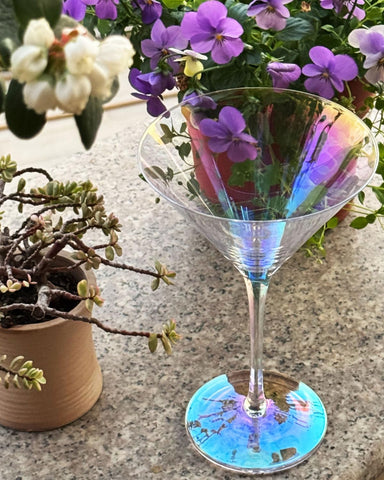 Gnimihz iridescent sparkle enhances photos and table presence