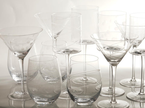 Gnimihz secure gift box protects glasses during transit.