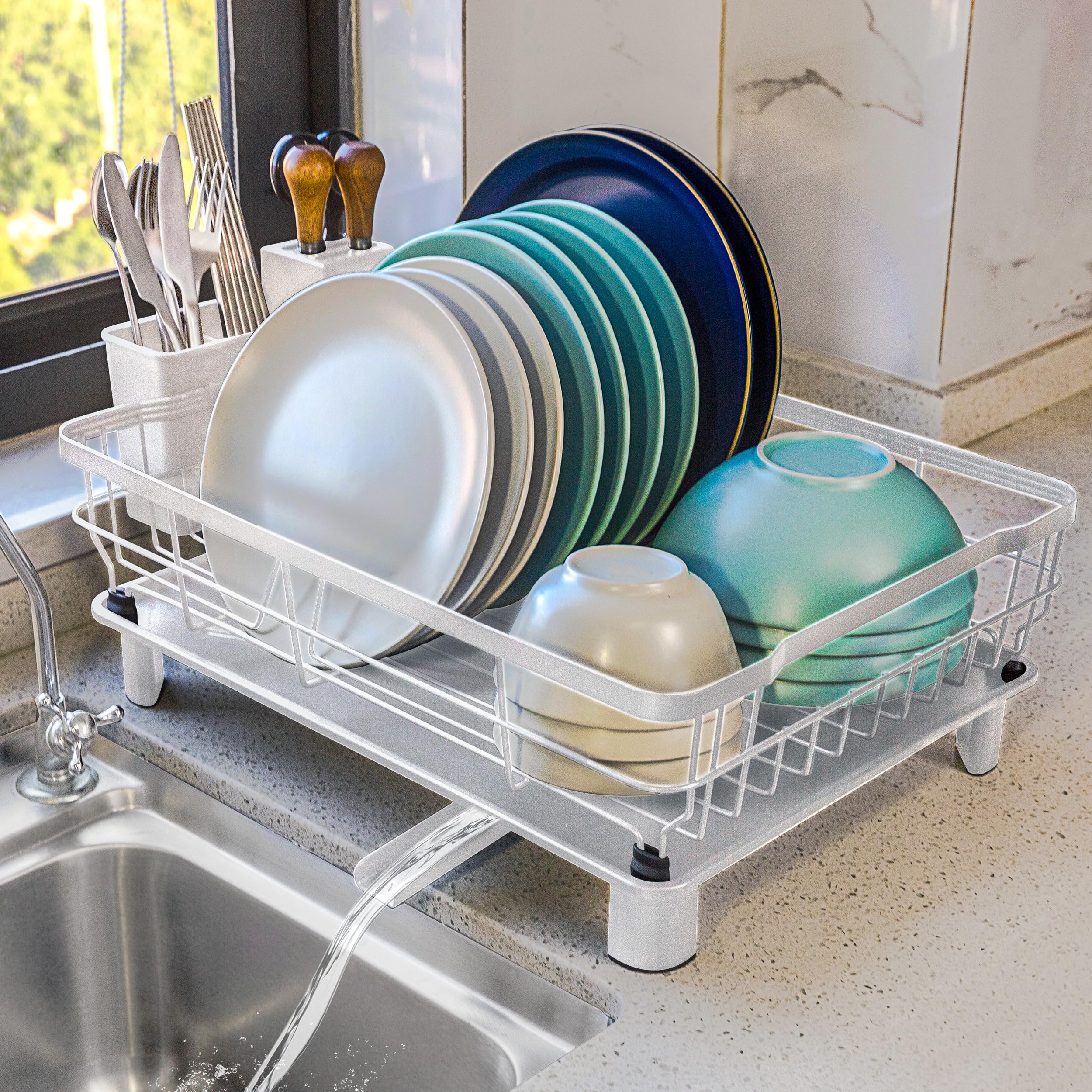 Goderewild dish drying rack showing ample space for plates and bowls.